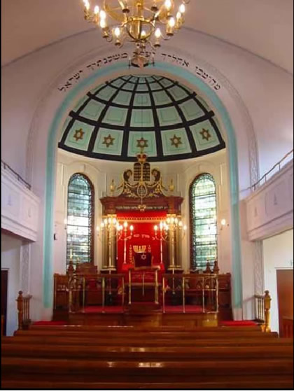 Jewish Synagogue interior image 2